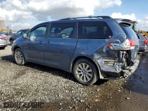 ✅ 2014 Toyota Sienna LE • VIN: 5TDJK3DC6ES081871 • Lot: 91291625. Wystawiony na Copart z przebiegiem 123 094 mil. Bezpłatny archiwum sprzedaży aukcyjnych z USA i szczegółowy raport historii pojazdu na DreamBid. Zdjęcie 2.