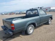 ✅ 1992 Toyota Pickup • VIN: JT4RN81A0N0091342 • Lot: 42886313. Wystawiony na IAAI z przebiegiem 118 836 mil. Bezpłatny archiwum sprzedaży aukcyjnych z USA i szczegółowy raport historii pojazdu na DreamBid. Zdjęcie 4.