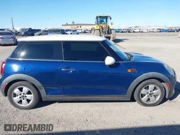 ✅ 2017 MINI Hardtop Cooper • VIN: WMWXP5C36H2F61624 • Лот: 43525532. Опубликован ранее на IAAI с пробегом 119 135 миль. Бесплатный доступ к архиву аукционных продаж из США и подробный отчёт об истории автомобиля на DreamBid. Изображение 13.