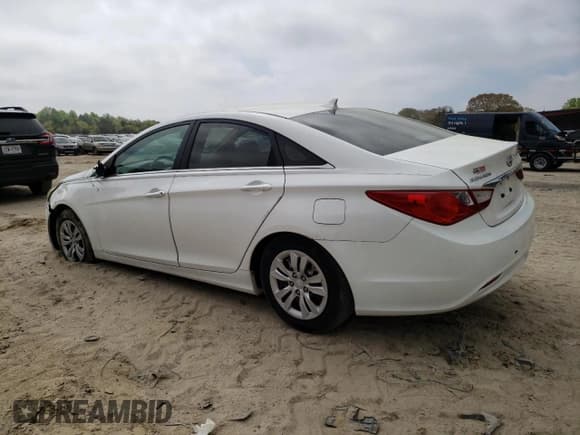 ✅ 2011 Hyundai Sonata GLS • VIN: 5NPEB4AC8BH180351 • Lot: 51241924. Listed on Copart with 137,035 mi. Free auction sales archive from the USA and detailed vehicle history report at DreamBid. Image 2.