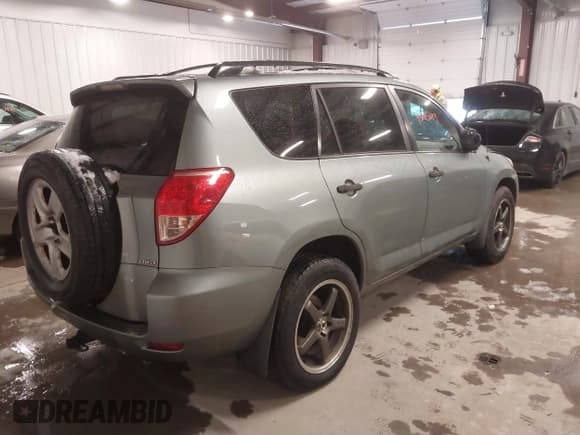 ✅ 2008 Toyota RAV4 • VIN: JTMBD33V385163374 • Lot: 43685693. Listed on IAAI with 155,391 mi. Free auction sales archive from the USA and detailed vehicle history report at DreamBid. Image 4.