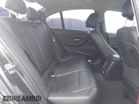 ✅ 2013 BMW 3 Series 328i • VIN: WBA3C1C58DF442266 • Lot: 43709088. Listed on IAAI with 197,603 mi. Free auction sales archive from the USA and detailed vehicle history report at DreamBid. Image 8.