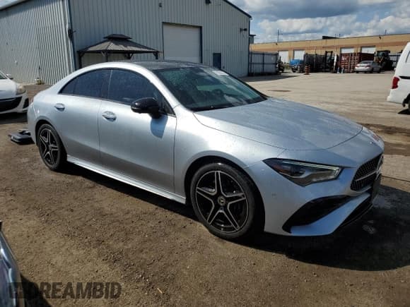 ✅ 2025 Mercedes-Benz CLA 250 • VIN: W1K5J4HB8SN521303 • Lot: 70551075. Listed on Copart with 1,234 mi. Free auction sales archive from the USA and detailed vehicle history report at DreamBid. Image 4.