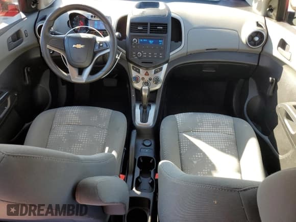 ✅ 2015 Chevrolet Sonic LS • VIN: 1G1JA6SH7F4195791 • Lot: 86976155. Listed on Copart with 97,081 mi. Free auction sales archive from the USA and detailed vehicle history report at DreamBid. Image 8.