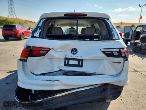 ✅ 2024 Volkswagen Tiguan S • VIN: 3VVFB7AXXRM068634 • Лот: 70101115. Опубликован ранее на Copart с пробегом 9 008 миль. Бесплатный доступ к архиву аукционных продаж из США и подробный отчёт об истории автомобиля на DreamBid. Изображение 6.