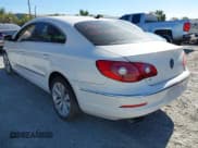 ✅ 2011 Volkswagen CC Sport • VIN: WVWNN7AN4BE700653 • Lot: 41256867. Wystawiony na IAAI z przebiegiem 196 855 mil. Bezpłatny archiwum sprzedaży aukcyjnych z USA i szczegółowy raport historii pojazdu na DreamBid. Zdjęcie 3.