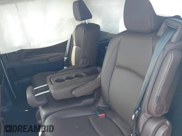 ✅ 2025 Honda Odyssey Touring • VIN: 5FNRL6H83SB005645 • Lot: 43507137. Listed on IAAI with 6,051 mi. Free auction sales archive from the USA and detailed vehicle history report at DreamBid. Image 8.