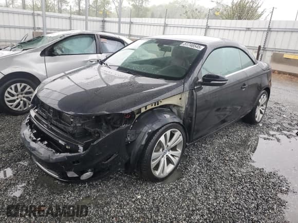 ✅ 2013 Volkswagen Eos Lux • VIN: WVWFW8AH3DV005858 • Lot: 51748545. Wystawiony na Copart z przebiegiem 76 624 mil. Bezpłatny archiwum sprzedaży aukcyjnych z USA i szczegółowy raport historii pojazdu na DreamBid. Zdjęcie 1.