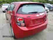 2016 Chevrolet Sonic LT z VIN 1G1JC6SB5G4175014, wystawiony jako Copart lot #74584614 z przebiegiem Nie podano mil oraz Szkoda całkowita • Salvage title. Historia ofert i sprzedaży dostępna na DreamBid. Obrazek 6.