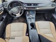 ✅ 2015 Lexus CT 200h • VIN: JTHKD5BH2F2209944 • Lot: 95625645. Wystawiony na Copart z przebiegiem 130 809 mil. Bezpłatny archiwum sprzedaży aukcyjnych z USA i szczegółowy raport historii pojazdu na DreamBid. Zdjęcie 8.