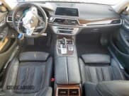 ✅ 2022 BMW 7 Series 740i • VIN: WBA7T2C00NCH32633 • Лот: 80549445. Опубликован ранее на Copart с пробегом 84 773 миль. Бесплатный доступ к архиву аукционных продаж из США и подробный отчёт об истории автомобиля на DreamBid. Изображение 8.