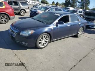 2008 Chevrolet Malibu LTZ z VIN 1G1ZK57778F162565, wystawiony jako Copart lot #85774125 z przebiegiem 114 909 mil mil oraz Czysty tytuł • Clean title. Historia ofert i sprzedaży dostępna na DreamBid. Obrazek 1.