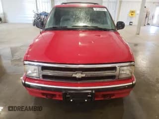 ✅ 1996 Chevrolet Blazer • VIN: 1GNDT13W3T2285307 • Lot: 54128285. Wystawiony na Copart z przebiegiem 121 599 mil. Bezpłatny archiwum sprzedaży aukcyjnych z USA i szczegółowy raport historii pojazdu na DreamBid. Zdjęcie 5.