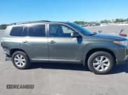 ✅ 2013 Toyota Highlander SE • VIN: 5TDZK3EH9DS103583 • Лот: 43472460. Опубликован ранее на IAAI с пробегом 105 782 миль. Бесплатный доступ к архиву аукционных продаж из США и подробный отчёт об истории автомобиля на DreamBid. Изображение 14.