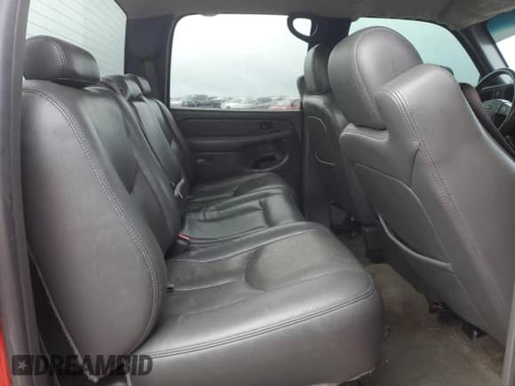 2005 Chevrolet Silverado 2500HD LT with VIN 1GCHK23215F888557, listed as a Copart auction lot 61552175 with 253,556 mi miles and Salvage title. Bid and sale history available at DreamBid. Image 10.