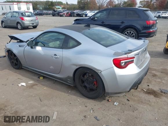 ✅ 2017 Subaru BRZ Limited • VIN: JF1ZCAC13H9605815 • Lot: 43546183. Wystawiony na IAAI z przebiegiem 66 813 mil. Bezpłatny archiwum sprzedaży aukcyjnych z USA i szczegółowy raport historii pojazdu na DreamBid. Zdjęcie 3.