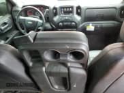 ✅ 2020 Chevrolet Silverado 1500 Work Truck • VIN: 1GCRWAEF7LZ217926 • Lot: 63510284. Wystawiony na Copart z przebiegiem 19 806 mil. Bezpłatny archiwum sprzedaży aukcyjnych z USA i szczegółowy raport historii pojazdu na DreamBid. Zdjęcie 8.