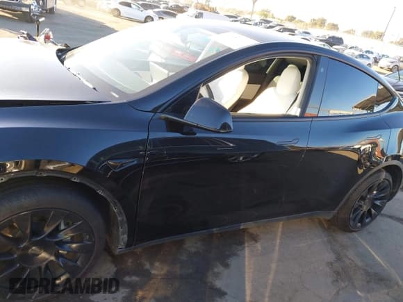 ✅ 2021 Tesla Model Y Long Range • VIN: 5YJYGDEE2MF152332 • Лот: 43582323. Опубликован ранее на IAAI с пробегом 126 931 миль. Бесплатный доступ к архиву аукционных продаж из США и подробный отчёт об истории автомобиля на DreamBid. Изображение 15.