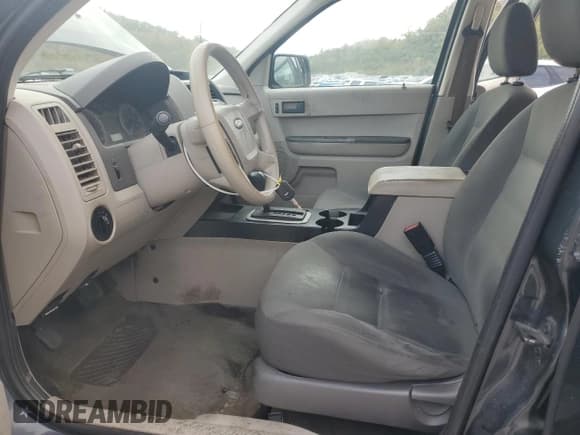 ✅ 2008 Ford Escape XLS • VIN: 1FMCU92Z88KC14960 • Lot: 87274945. Wystawiony na Copart z przebiegiem 166 005 mil. Bezpłatny archiwum sprzedaży aukcyjnych z USA i szczegółowy raport historii pojazdu na DreamBid. Zdjęcie 7.