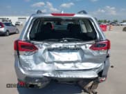 ✅ 2020 Subaru Forester • VIN: JF2SKADCXLH409112 • Lot: 43233217. Wystawiony na IAAI z przebiegiem 70 476 mil. Bezpłatny archiwum sprzedaży aukcyjnych z USA i szczegółowy raport historii pojazdu na DreamBid. Zdjęcie 6.