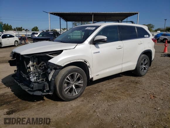 ✅ 2017 Toyota Highlander Hybrid LE • VIN: 5TDBGRFH1HS033832 • Лот: 45075834. Опубликован ранее на Copart с пробегом 117 304 миль. Бесплатный доступ к архиву аукционных продаж из США и подробный отчёт об истории автомобиля на DreamBid. Изображение 1.