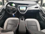 ✅ 2018 Chevrolet Bolt EV Premier • VIN: 1G1FX6S03J4109867 • Lot: 84071864. Wystawiony na Copart z przebiegiem 24 134 mil. Bezpłatny archiwum sprzedaży aukcyjnych z USA i szczegółowy raport historii pojazdu na DreamBid. Zdjęcie 8.