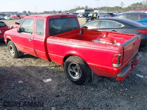 ✅ 2000 Ford Ranger XL • VIN: 1FTYR14C3YTA62876 • Lot: 41470437. Wystawiony na IAAI z przebiegiem 124 611 mil. Bezpłatny archiwum sprzedaży aukcyjnych z USA i szczegółowy raport historii pojazdu na DreamBid. Zdjęcie 3.