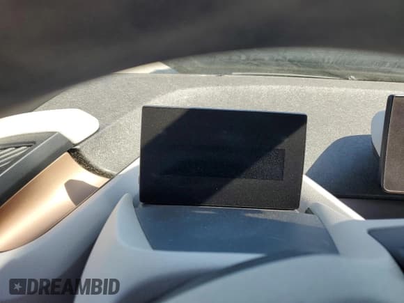 ✅ 2020 BMW i3 • VIN: WBY8P4C06L7H19638 • Lot: 66892815. Wystawiony na Copart z przebiegiem Nie podano. Bezpłatny archiwum sprzedaży aukcyjnych z USA i szczegółowy raport historii pojazdu na DreamBid. Zdjęcie 9.