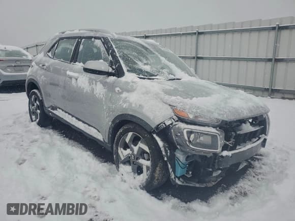 ✅ 2025 Hyundai Venue SEL • VIN: KMHRC8A30SU381698 • Lot: 95406755. Listed on Copart with 15,221 mi. Free auction sales archive from the USA and detailed vehicle history report at DreamBid. Image 4.