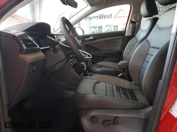 ✅ 2024 Volkswagen Taos SEL • VIN: 3VV4X7B21RM109759 • Lot: 82034345. Wystawiony na Copart z przebiegiem 13 450 mil. Bezpłatny archiwum sprzedaży aukcyjnych z USA i szczegółowy raport historii pojazdu na DreamBid. Zdjęcie 7.