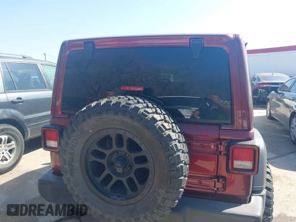 ✅ 2022 Jeep Wrangler Unlimited High Tide • VIN: 1C4HJXDG1NW119356 • Lot: 41525063. Listed on IAAI with 18,025 mi. Free auction sales archive from the USA and detailed vehicle history report at DreamBid. Image 16.