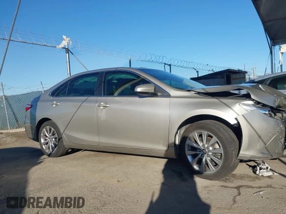 ✅ 2017 Toyota Camry SE • VIN: 4T1BF1FK6HU724541 • Lot: 43561295. Listed on IAAI with 79,571 mi. Free auction sales archive from the USA and detailed vehicle history report at DreamBid. Image 13.