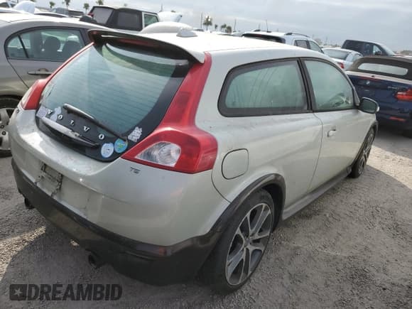✅ 2009 Volvo C30 • VIN: YV1MK672992138895 • Lot: 76203864. Wystawiony na Copart z przebiegiem Nie podano. Bezpłatny archiwum sprzedaży aukcyjnych z USA i szczegółowy raport historii pojazdu na DreamBid. Zdjęcie 3.