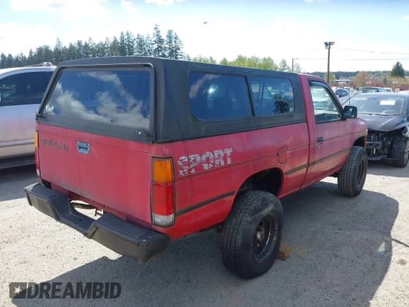 ✅ 1986 Nissan D21 • VIN: JN6ND11Y8GW004211 • Lot: 42088153. Listed on IAAI with 250,104 mi. Free auction sales archive from the USA and detailed vehicle history report at DreamBid. Image 4.