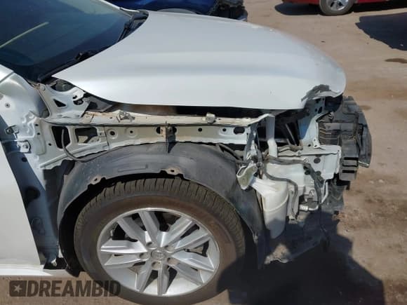 ✅ 2015 Toyota Avalon XLE Touring • VIN: 4T1BK1EBXFU157812 • Lot: 43329626. Wystawiony na IAAI z przebiegiem 102 317 mil. Bezpłatny archiwum sprzedaży aukcyjnych z USA i szczegółowy raport historii pojazdu na DreamBid. Zdjęcie 6.