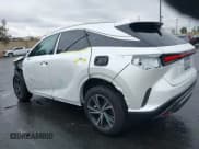 ✅ 2023 Lexus RX 350 • VIN: 2T2BAMCA0PC034324 • Lot: 41759608. Wystawiony na IAAI z przebiegiem 8 001 mil. Bezpłatny archiwum sprzedaży aukcyjnych z USA i szczegółowy raport historii pojazdu na DreamBid. Zdjęcie 15.