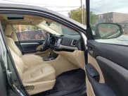 ✅ 2015 Toyota Highlander XLE • VIN: 5TDJKRFH8FS136401 • Lot: 43477642. Listed on IAAI with 194,425 mi. Free auction sales archive from the USA and detailed vehicle history report at DreamBid. Image 5.