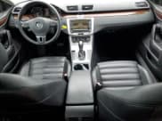 ✅ 2012 Volkswagen CC Lux • VIN: WVWHP7AN4CE534014 • Lot: 68882035. Wystawiony na Copart z przebiegiem 177 219 mil. Bezpłatny archiwum sprzedaży aukcyjnych z USA i szczegółowy raport historii pojazdu na DreamBid. Zdjęcie 8.