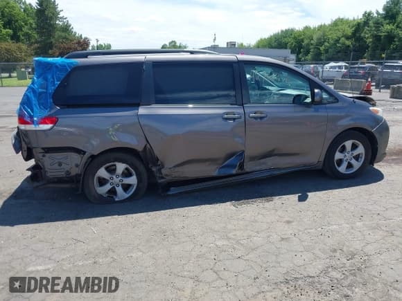 ✅ 2011 Toyota Sienna LE AAS • VIN: 5TDKK3DC5BS168130 • Лот: 42766976. Опубликован ранее на IAAI с пробегом 213 304 миль. Бесплатный доступ к архиву аукционных продаж из США и подробный отчёт об истории автомобиля на DreamBid. Изображение 14.