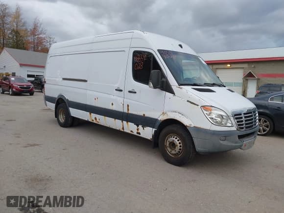 ✅ 2010 Freightliner Sprinter • VIN: WDYPF1CC1A5485346 • Lot: 43559028. Wystawiony na IAAI z przebiegiem 200 650 mil. Bezpłatny archiwum sprzedaży aukcyjnych z USA i szczegółowy raport historii pojazdu na DreamBid. Zdjęcie 1.