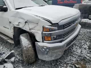 2015 Chevrolet Silverado 3500HD LT с VIN 1GC4KZE8XFF618267, выставлен на аукционе Copart как лот 87687325 с пробегом 156 087 миль миль и На запчасти • Non repairable. История ставок и продаж доступна на DreamBid. Изображение 5.