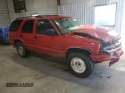 ✅ 2003 Chevrolet Blazer LS • VIN: 1GNDT13X93K118765 • Lot: 81631374. Wystawiony na Copart z przebiegiem 135 218 mil. Bezpłatny archiwum sprzedaży aukcyjnych z USA i szczegółowy raport historii pojazdu na DreamBid. Zdjęcie 4.