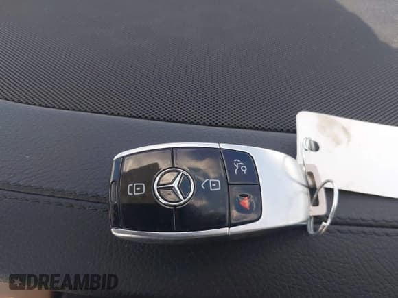 ✅ 2019 Mercedes-Benz E 53 AMG • VIN: WDDZF6BB4KA566138 • Lot: 43276864. Listed on IAAI with 17,259 mi. Free auction sales archive from the USA and detailed vehicle history report at DreamBid. Image 11.