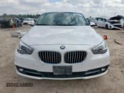 ✅ 2015 BMW 5 Series 535i Gran Turismo • VIN: WBA5M2C52FD872028 • Lot: 90222325. Wystawiony na Copart z przebiegiem 129 087 mil. Bezpłatny archiwum sprzedaży aukcyjnych z USA i szczegółowy raport historii pojazdu na DreamBid. Zdjęcie 5.