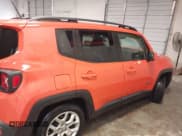 ✅ 2017 Jeep Renegade Altitude • VIN: ZACCJABB7HPE63399 • Lot: 41635030. Wystawiony na IAAI z przebiegiem 90 184 mil. Bezpłatny archiwum sprzedaży aukcyjnych z USA i szczegółowy raport historii pojazdu na DreamBid. Zdjęcie 13.