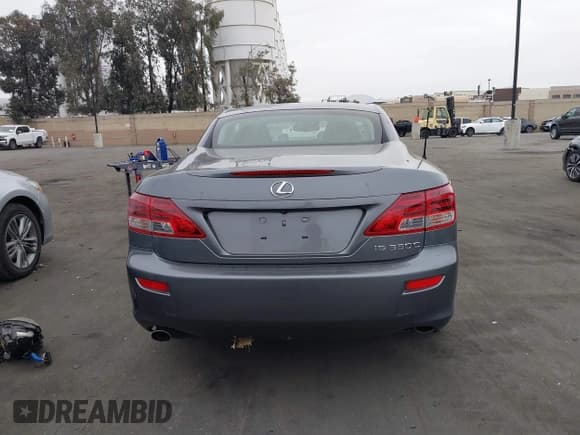 ✅ 2012 Lexus IS 350 C • VIN: JTHFE2C28C2508650 • Lot: 41686593. Listed on IAAI with 39,362 mi. Free auction sales archive from the USA and detailed vehicle history report at DreamBid. Image 17.