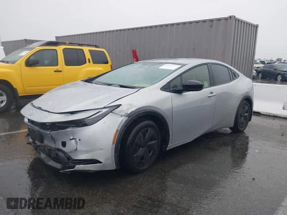 ✅ 2024 Toyota Prius LE • VIN: JTDACAAU8R3044102 • Лот: 43712603. Опубликован ранее на IAAI с пробегом 37 535 миль. Бесплатный доступ к архиву аукционных продаж из США и подробный отчёт об истории автомобиля на DreamBid. Изображение 2.