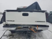 ✅ 2004 Chevrolet Silverado 1500 LS • VIN: 2GCEK13T341332990 • Lot: 41671515. Wystawiony na Copart z przebiegiem 218 496 mil. Bezpłatny archiwum sprzedaży aukcyjnych z USA i szczegółowy raport historii pojazdu na DreamBid. Zdjęcie 6.