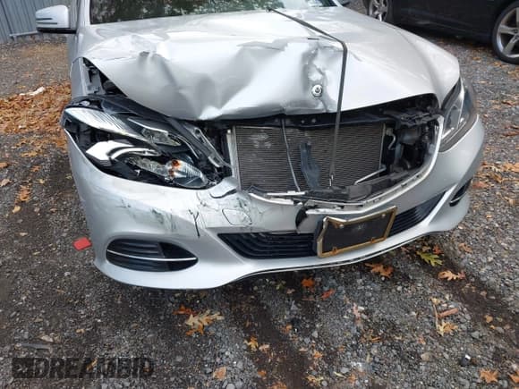 ✅ 2016 Mercedes-Benz E 350 Luxury • VIN: WDDHF8JB6GB174322 • Лот: 43476201. Опубликован ранее на IAAI с пробегом 82 055 миль. Бесплатный доступ к архиву аукционных продаж из США и подробный отчёт об истории автомобиля на DreamBid. Изображение 6.