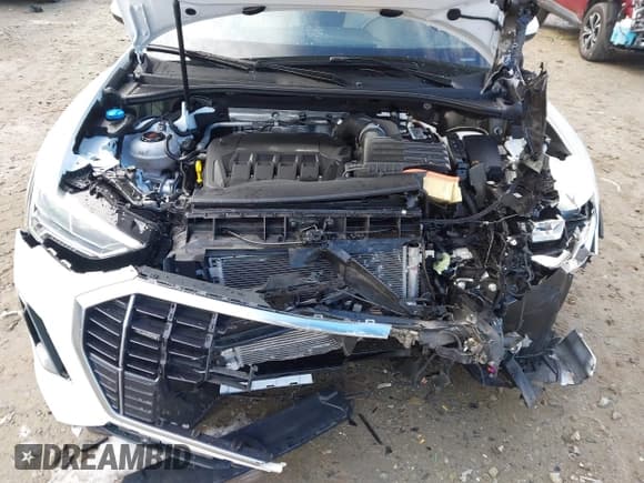 ✅ 2023 Audi Q3 S line Premium Plus • VIN: WA1EECF36P1140594 • Lot: 41283650. Wystawiony na IAAI z przebiegiem 14 793 mil. Bezpłatny archiwum sprzedaży aukcyjnych z USA i szczegółowy raport historii pojazdu na DreamBid. Zdjęcie 10.